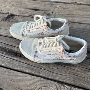 Vans Floral Low-Top Sneakers in Cream